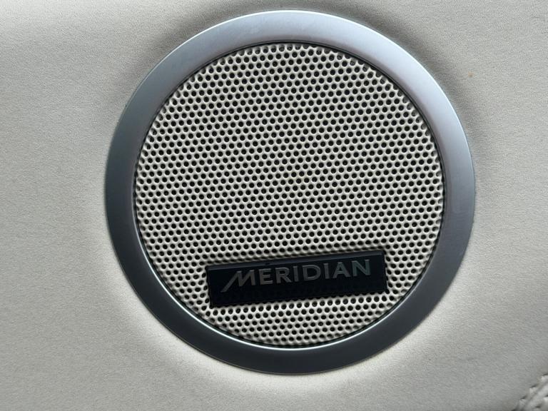 2017 Land Rover Discovery 3.0 TDV6 HSE Automatic 4WD Euro 6 5dr SUV Diesel Automatic