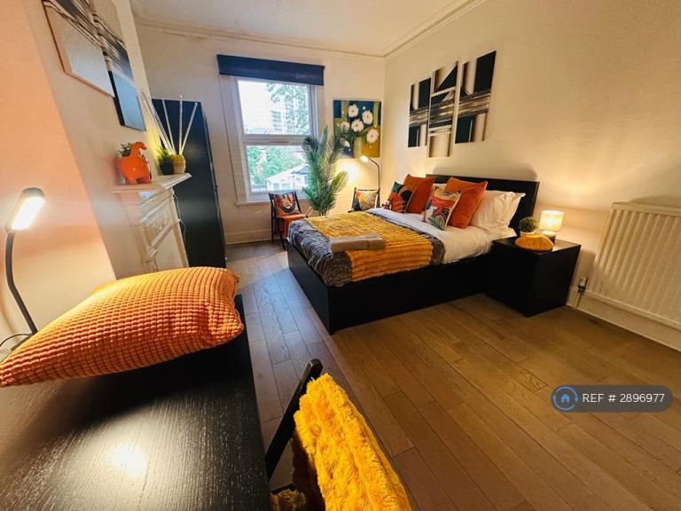 1 bedroom in Whitehall Road, Harrow, HA1 (#2896977)