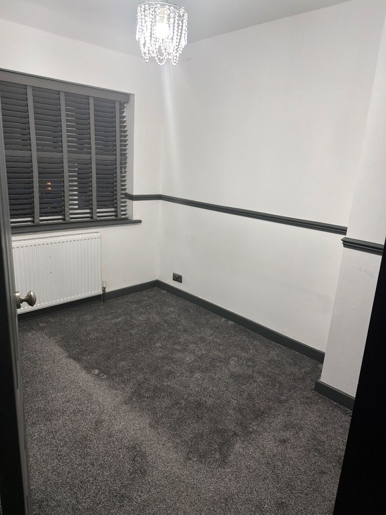 Is in Accocks Green, Tavistock Road and price is £600