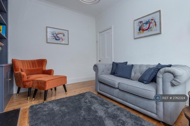 3 bedroom house in Chestnut Road, London, SW20 (3 bed) (#2762324)