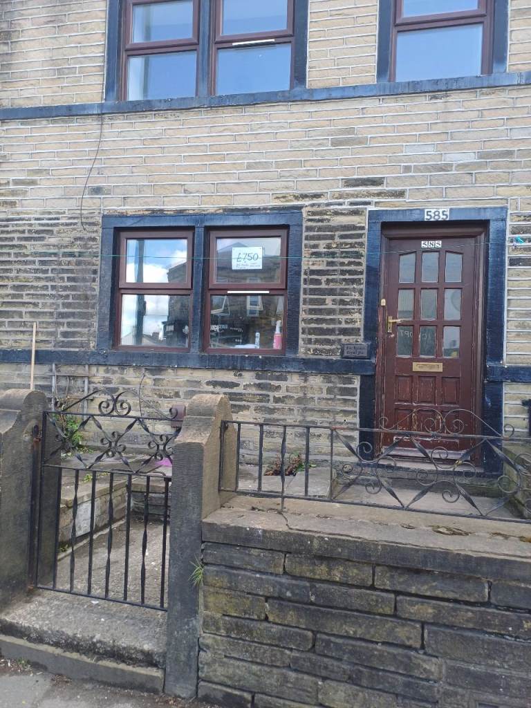 HOUSE FOR RENT 585 GREAT HORTON ROAD BD7 4ED 2BED 1 BATHROOM NEAR TESC0 SHOPS DOCTORS AND SCHOOLS