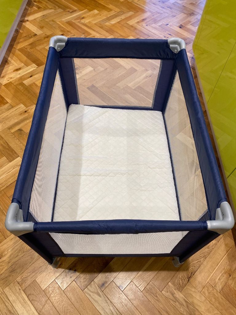Travel Cot with additional mattress 