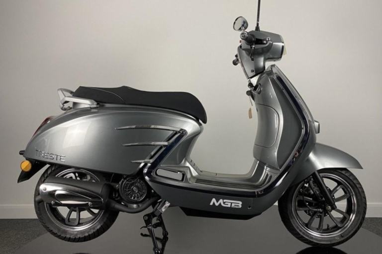 BRAND NEW MGB TRIESTE 125cc LEARNER LEGAL MOPED SCOOTER- NATIONWIDE DELIVERY- 