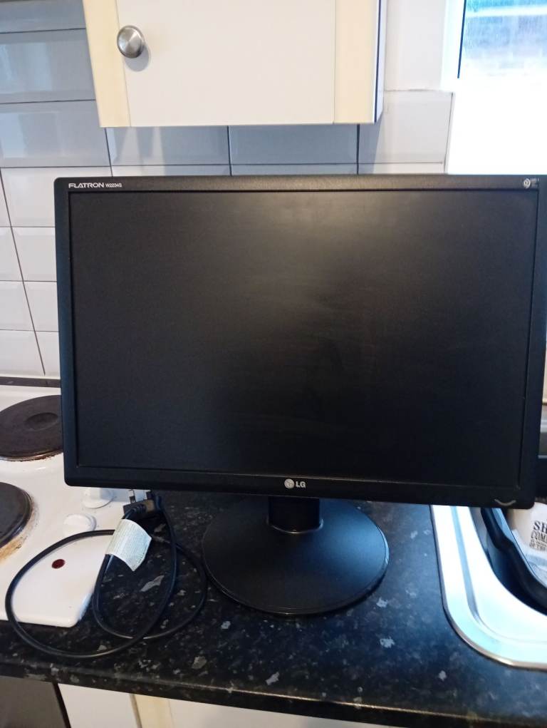 LG Flatron W2234S Monitor – Good Condition
