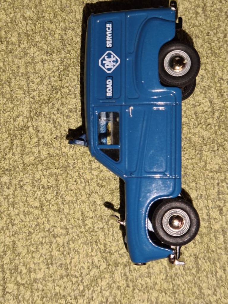 Lovely die-cast model of a Vanguards RAC road service van. Excellent Condition 