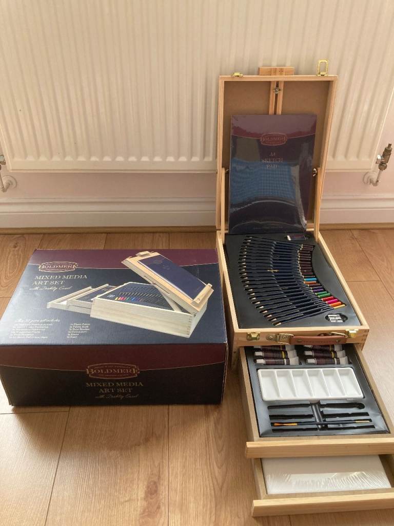 Boldmere Mixed Media Art Set with Desktop Easel - 47 Pieces New