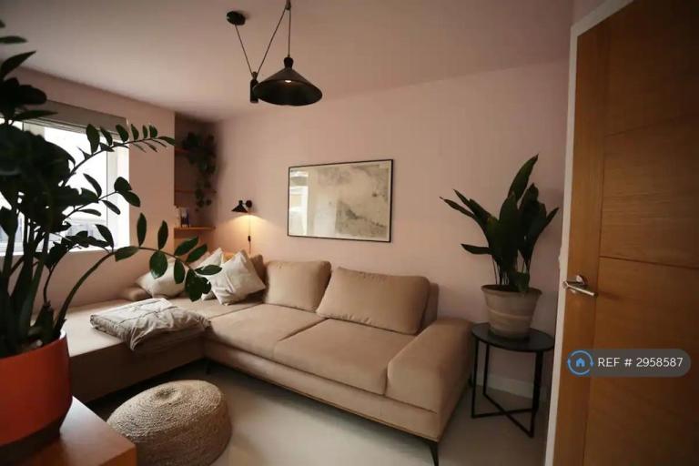 1 bedroom in Beauchamp Mews, London, E5 (#2958587)