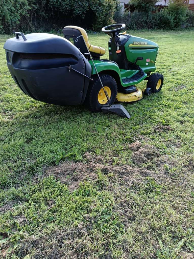 John deere commercial grade petrol lawnmower 