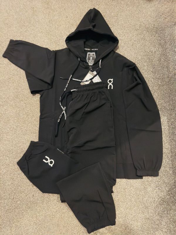 On Cloud Swiss Engineered Running Activewear Tracksuit - All Sizes - Black- Charcoal Grey- White