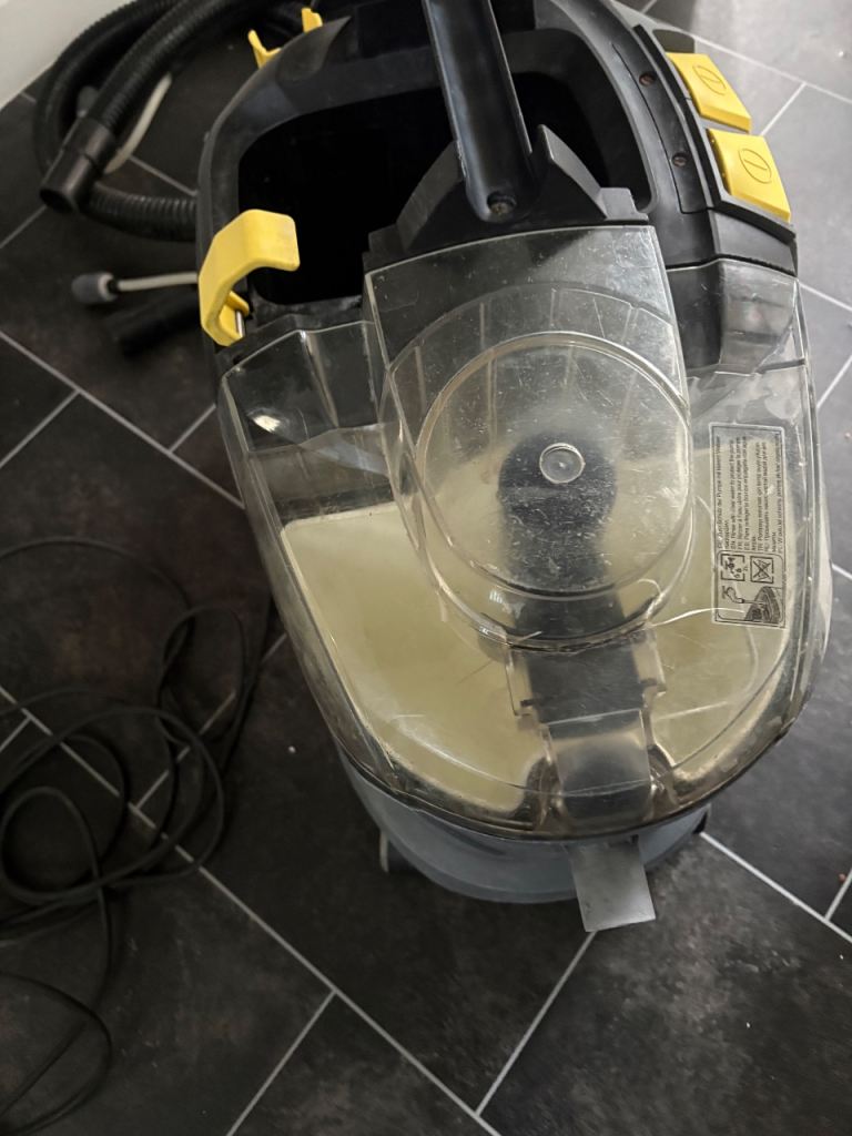 Karcher Puzzi 8/1 in good working order 