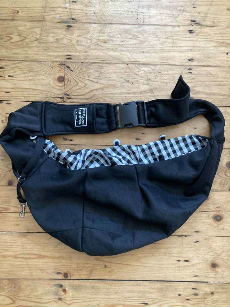 Puppy/cat carrier in black