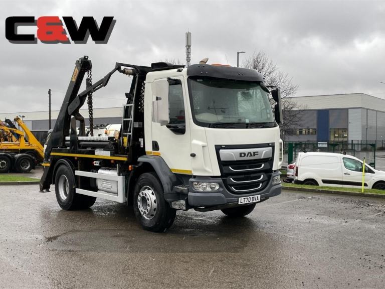  2020 (70) DAFFA LF 230 4x2 Skiploader -256,000Kms
