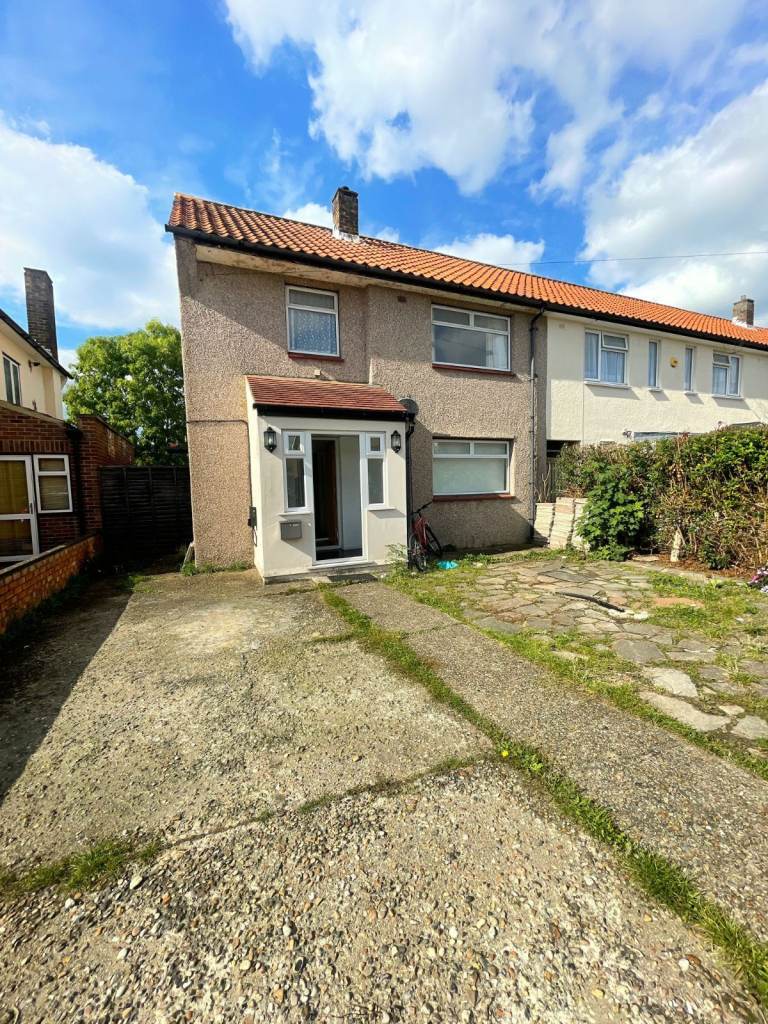 Presenting a charming 3-bedroom house in Lexden Drive, Romford, RM6.