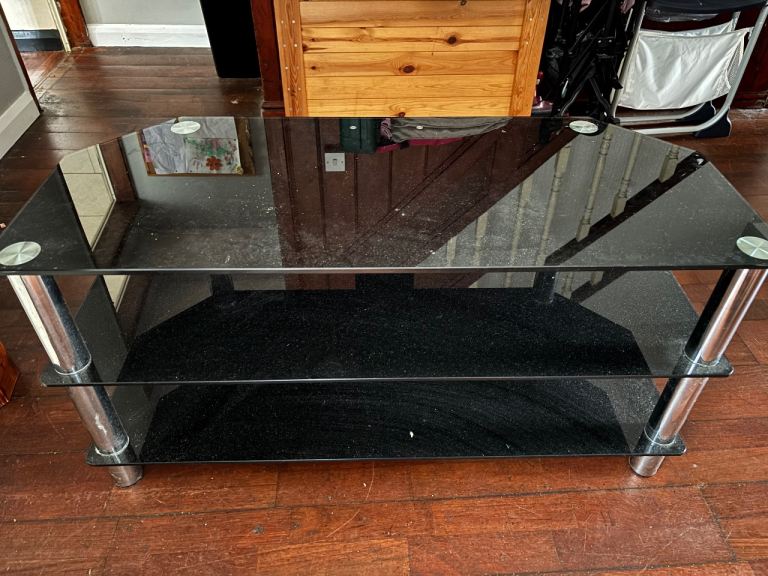 Black glass TV unit