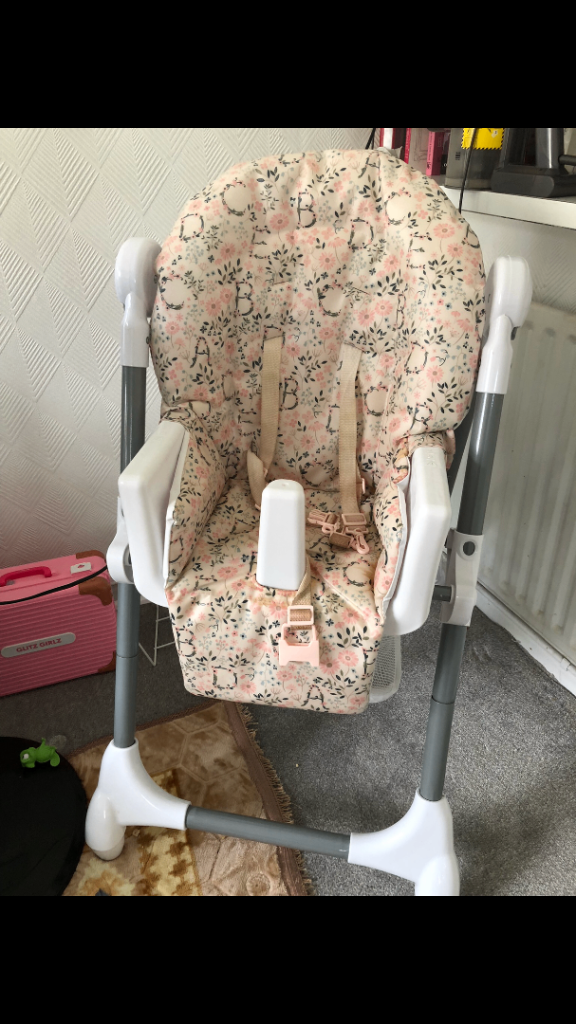 Baby High Chair with Floral Pattern – Good Condition