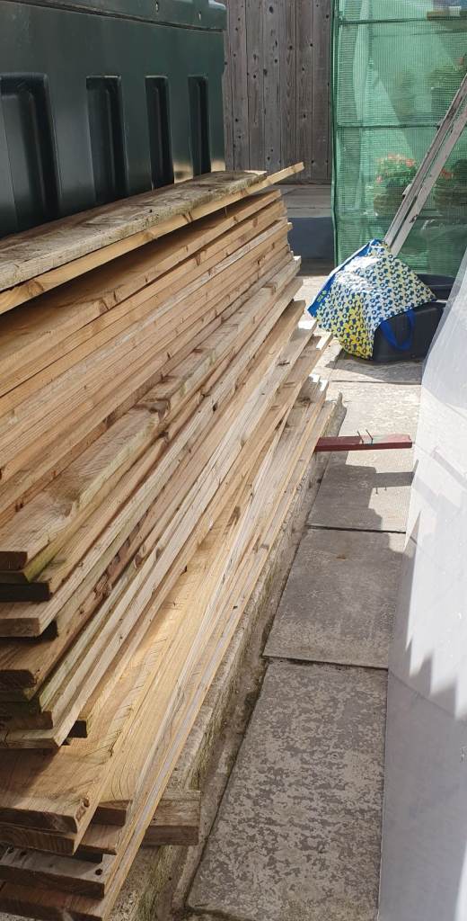 30 7ft fencing boards. A few used but like new.
