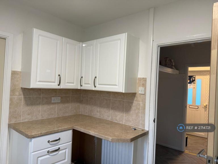 3 bedroom house in Cross Farm Road, Birmingham, B17 (3 bed) (#2714721)