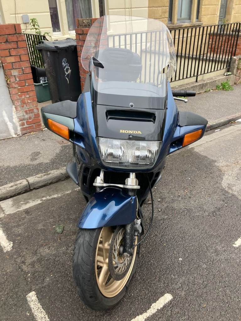 Honda Pan European ST1100Y 2000 (X reg) LOTS OF EXTRAS - BRAND NEW FRONT TYRE