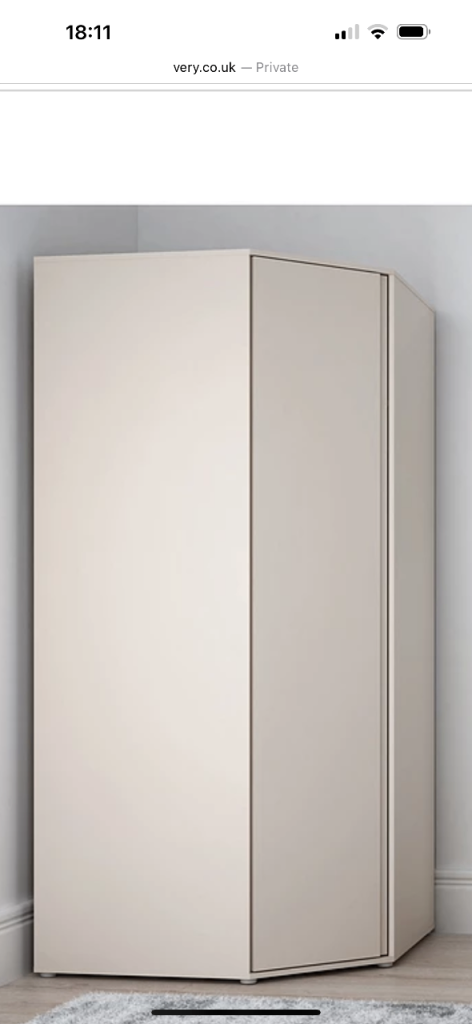 Corner wardrobe