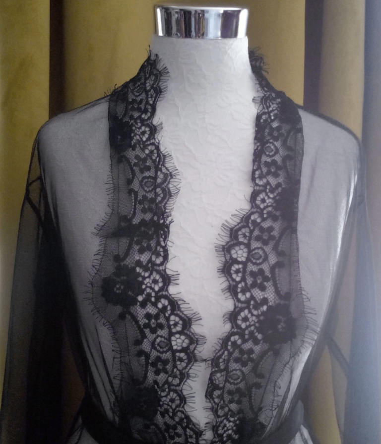 New Black Sheer Scalloped Lace Trim Short Kimono Robe with Satin Tie Belt-One Size.POST OR COLLECT!