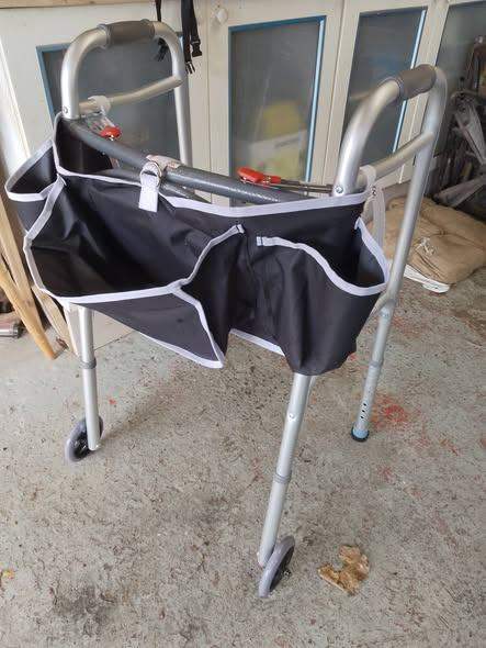 walking frame 