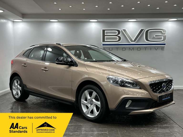 2015 Volvo V40 Cross Country 2.0 D2 Lux Auto Euro 6 (s/s) 5dr HATCHBACK Diesel Automatic