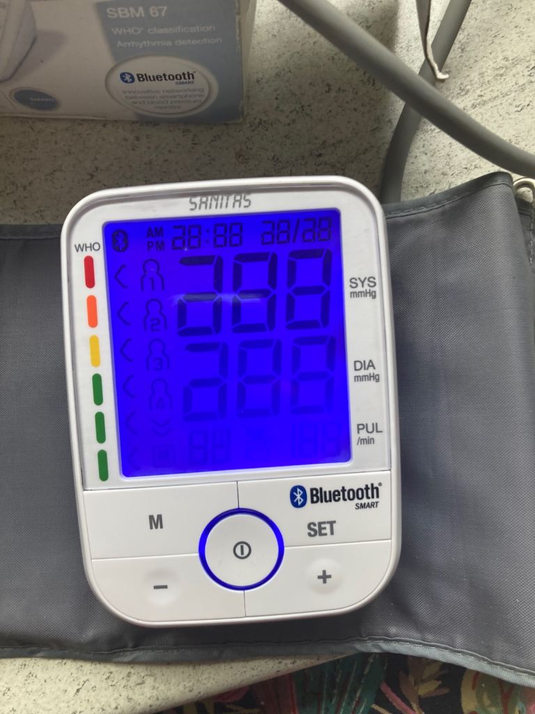 Blood pressure monitor 