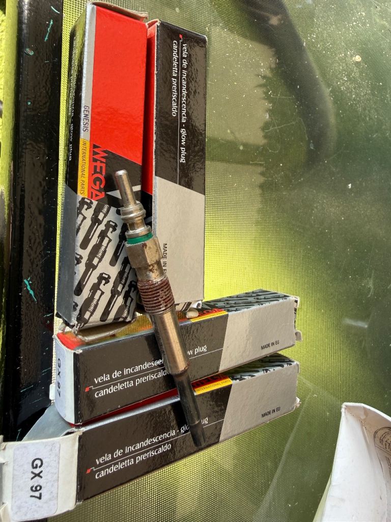 4x diesel glow plugs GX97 new but have been in storage