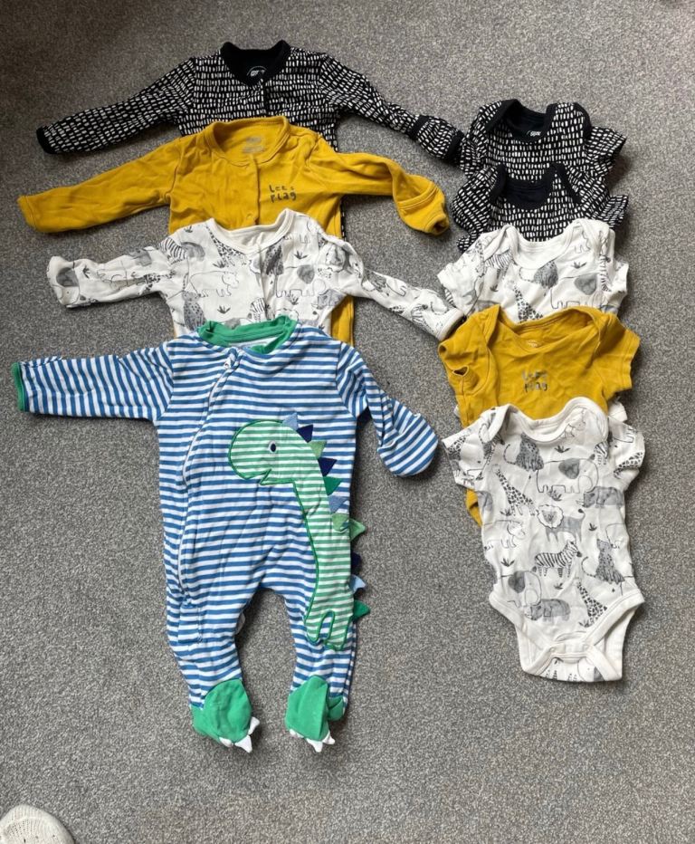 Baby clothes bundle 0-3 months 