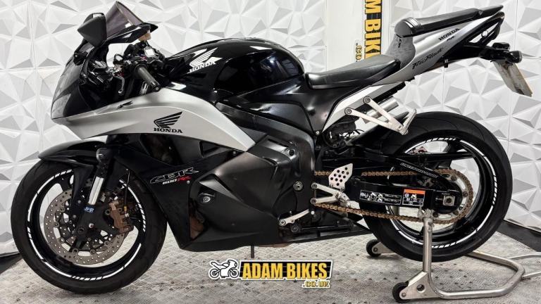 2010 Honda CBR00 | *WARRANTY PROVIDED*