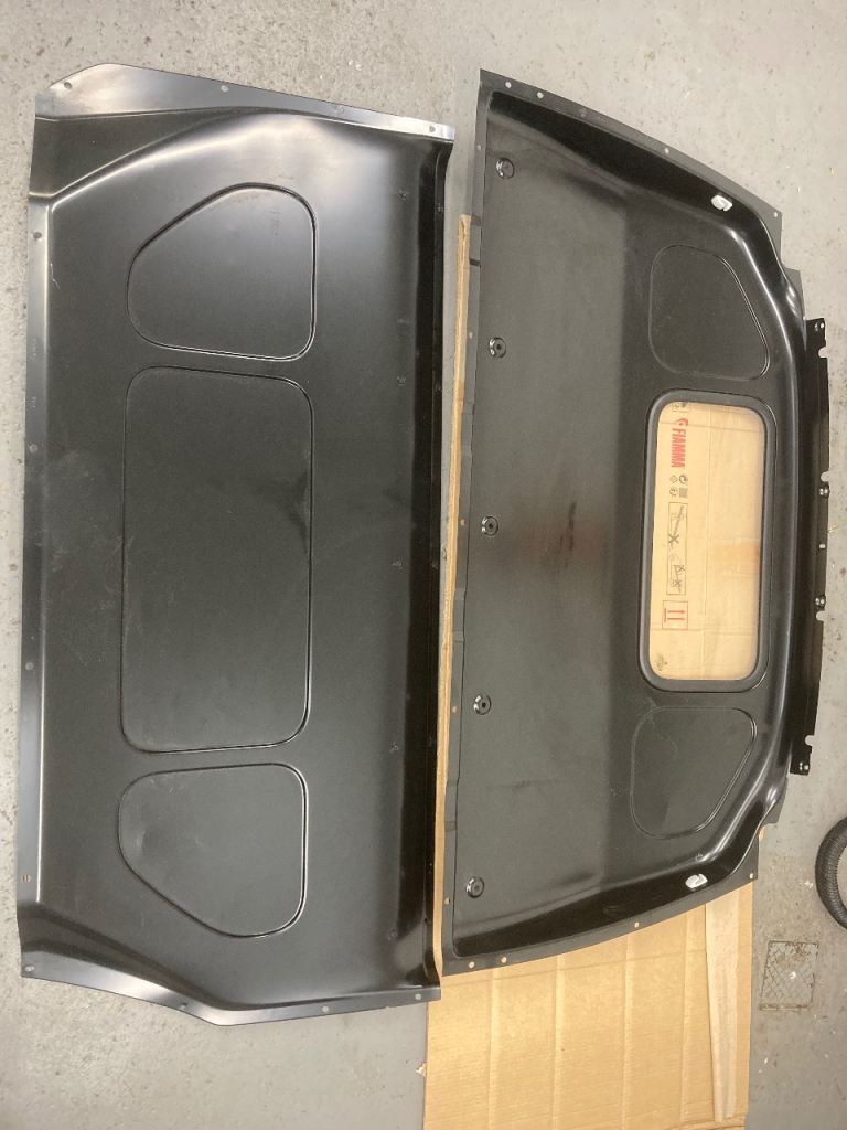 Vw transporter t6.1 bulk head with window. 