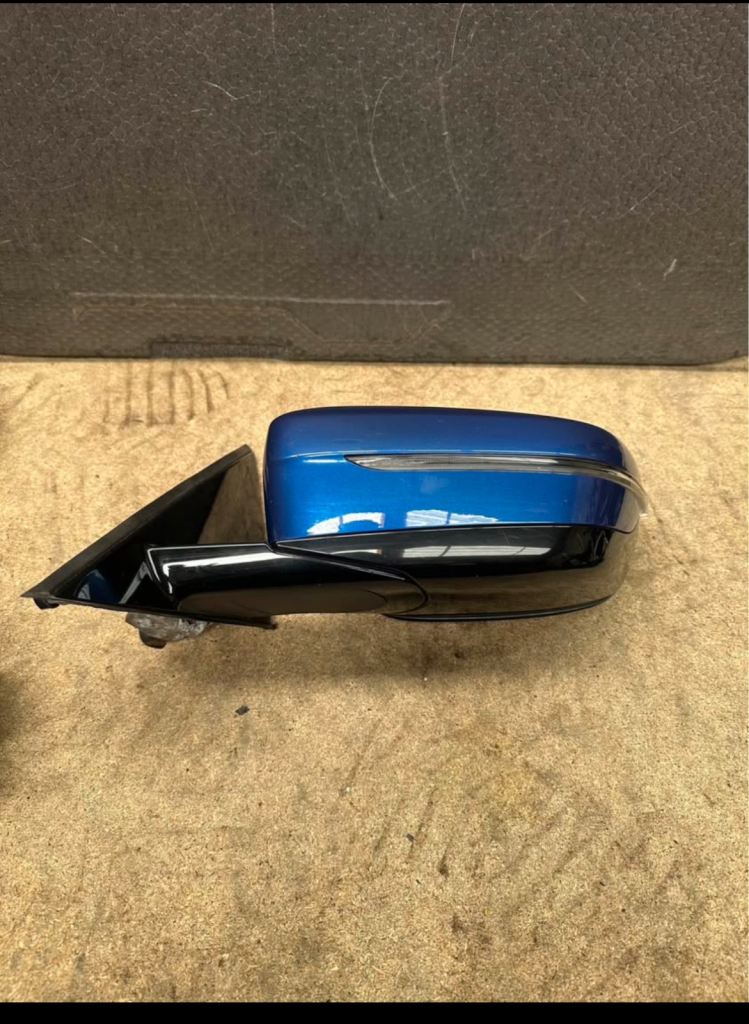 2019  ,2022  ,2024 BMW 3 G20 LEFT PASSENGER SIDE N/S WING MIRROR POWERFOLD 5PINS C31 BLUE