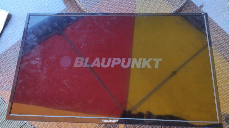 Blaupunkt 32" LED TV with Built‑In DVD Player – Good Condition