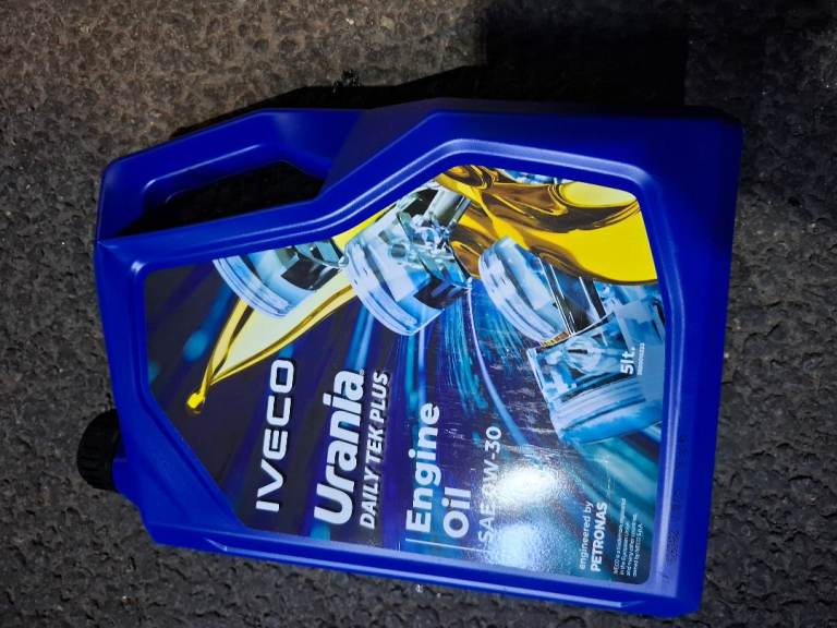 Genuine Iveco engine oil, OW-30 5L unopened 