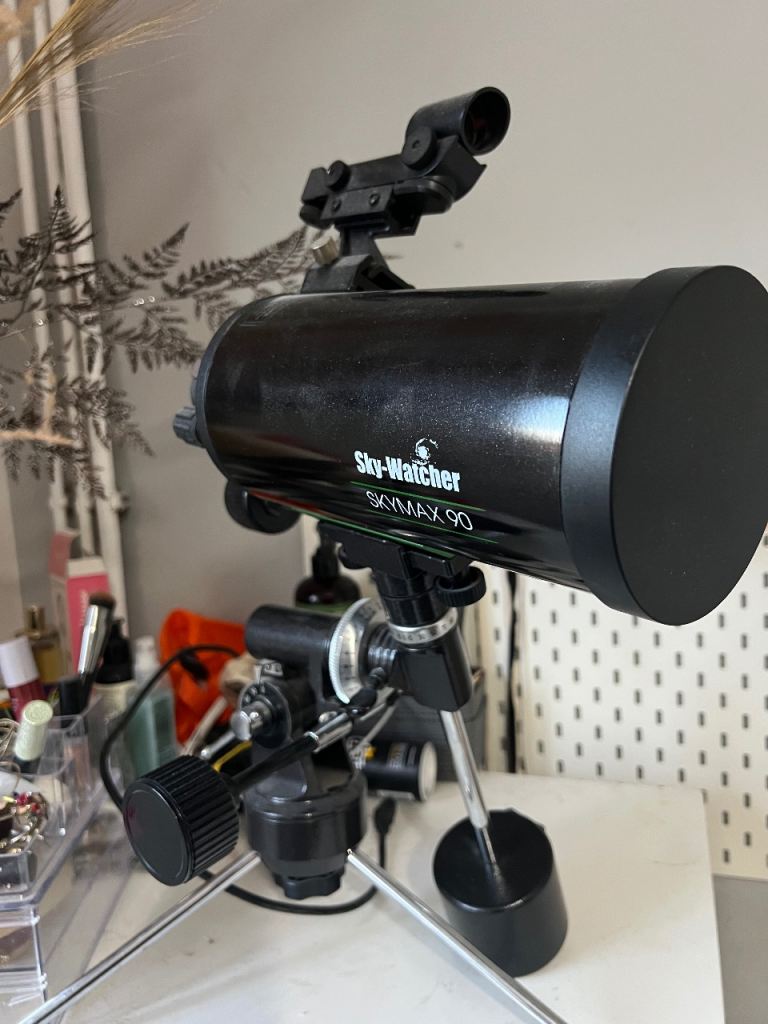 Telescope - Sky watcher SKYMAX 90