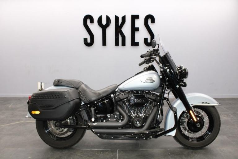 2024 Harley-Davidson FLHC Softail Heritage in Atlas Silver