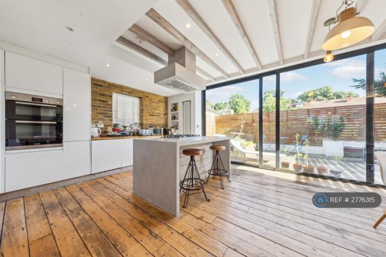 4 bedroom house in Huntingfield Road, London, SW15 (4 bed) (#2776315)