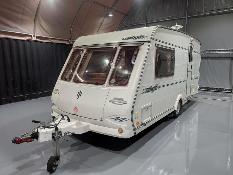 Herald Clermont SE 460/2 2 Berth End Washroom Caravan