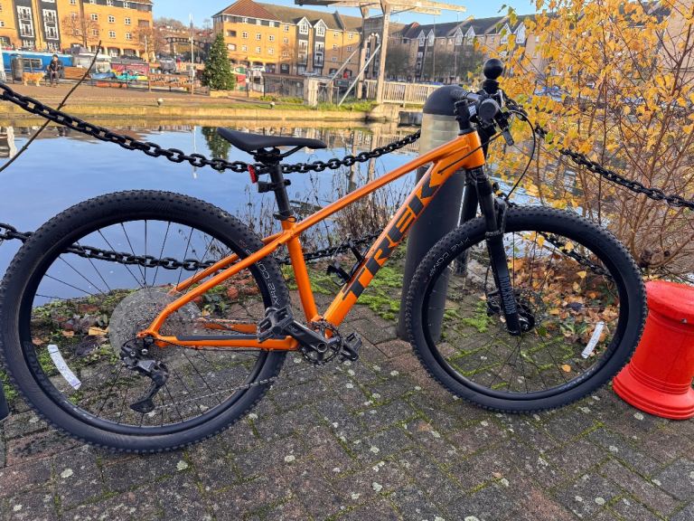 Trek X-Caliber 7 mountain bike size Small like new! +helmet & pump 