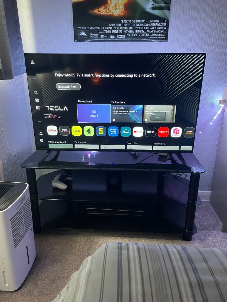 38”4K TV & TV stand 