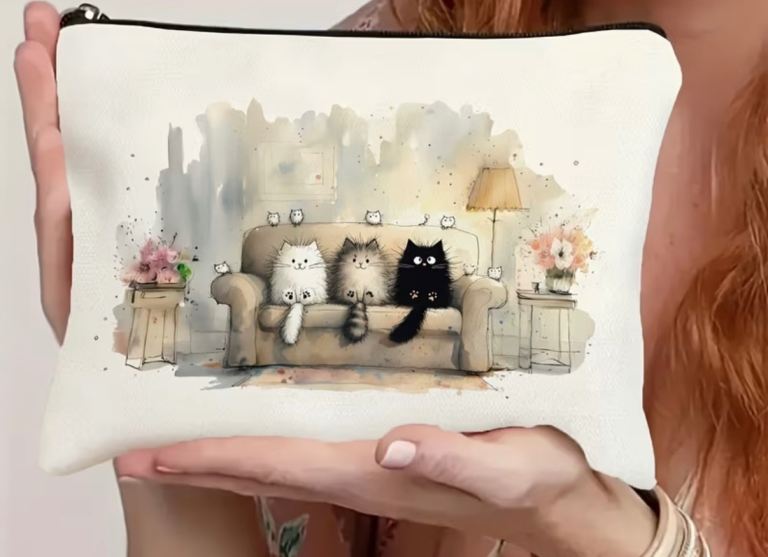 Women’s makeup bag with cat design 