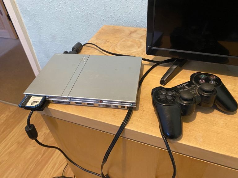 Sony PlayStation 2 Slim (PS2) – Fully Working + Controller + Cables + Memory Card