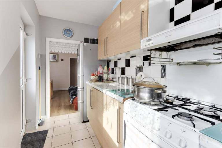 Large 4-Bedroom Professional Family Home - NG7 - Parking Garden 2 Storey 