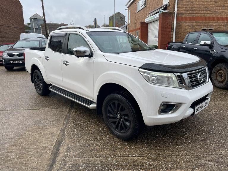 2016 Nissan Navara Double Cab Pick Up Tekna 2.3dCi 190 4WD Auto PICK UP Diesel Automatic
