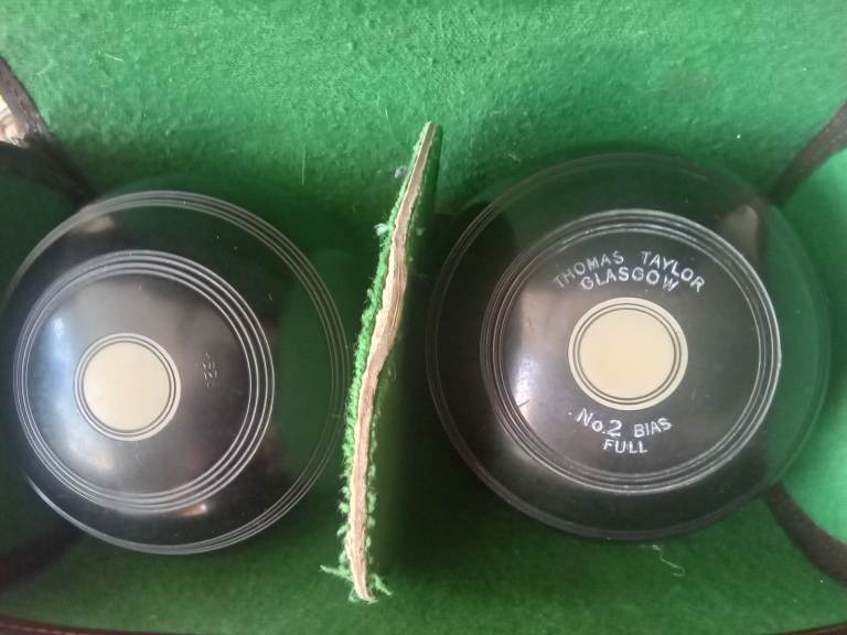 Thomas taylor crown green bowls