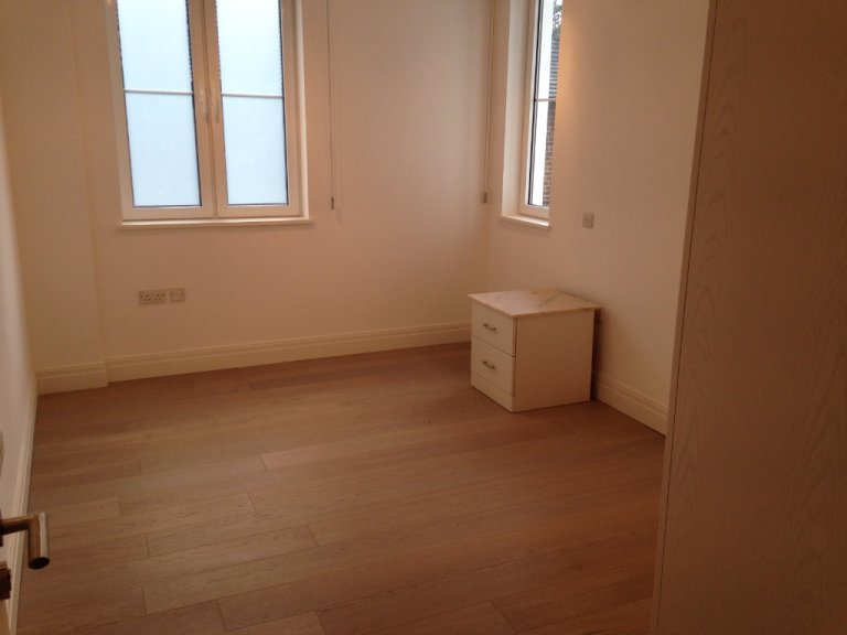 Quality Development Ground 3 Double Bed 2 Bath Flat Open Plan Doors Garden Drive VeryNearTubeShops