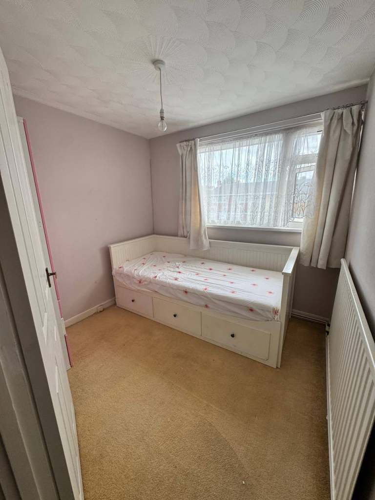 🏡 **Single Room Available to Rent – RG30**