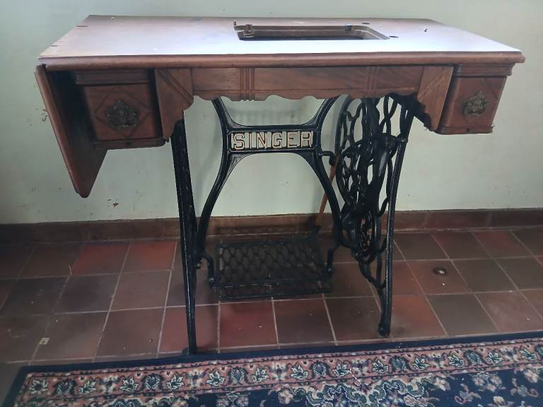 Antique Singer Sewing Machine Table