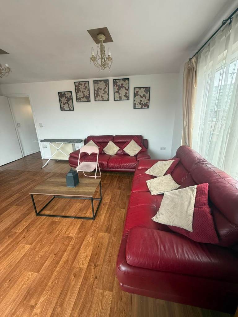BEAUTIFUL 2 BEDROOM FLAT FOR RENT IN HOUNSLOW EAST
