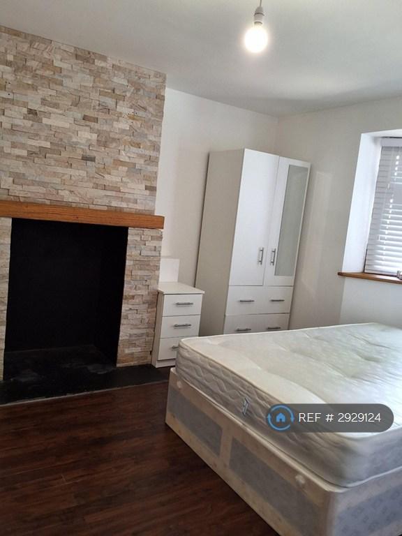 6 bedroom house in Norwood End, Basildon, SS14 (6 bed) (#2929124)